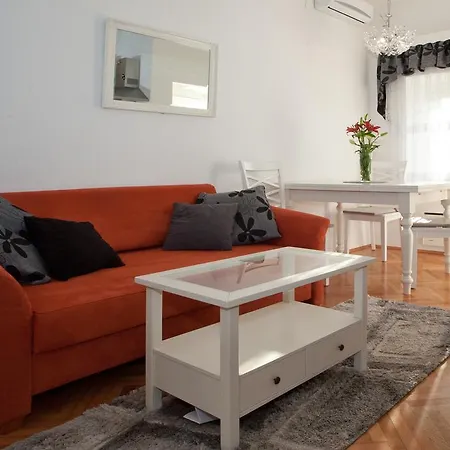 Dupline Apartment *